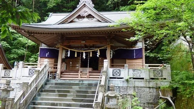 Kenmi Shrine