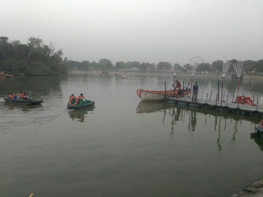 Naroda Lake
