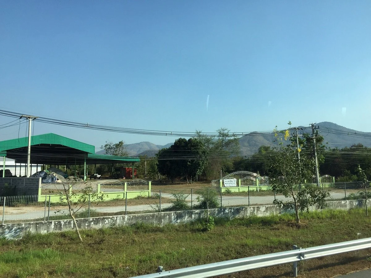 Roong Reuang Coach