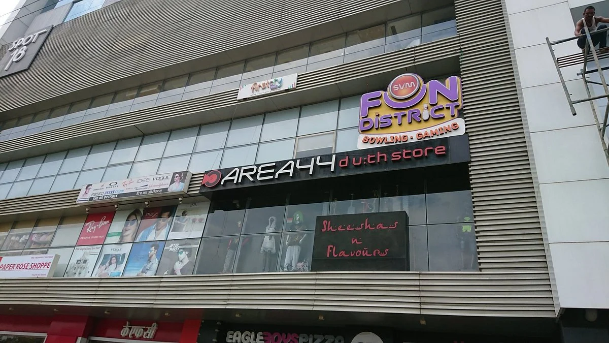 Spot 18 Mall