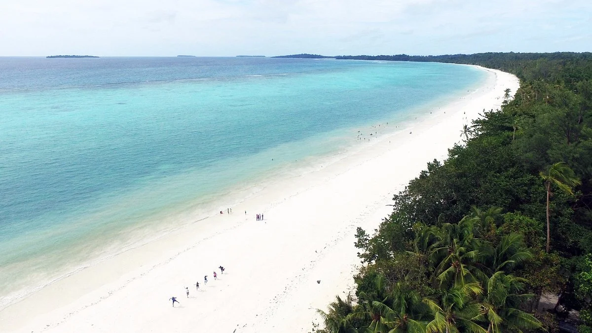Ngur Bloat Beach