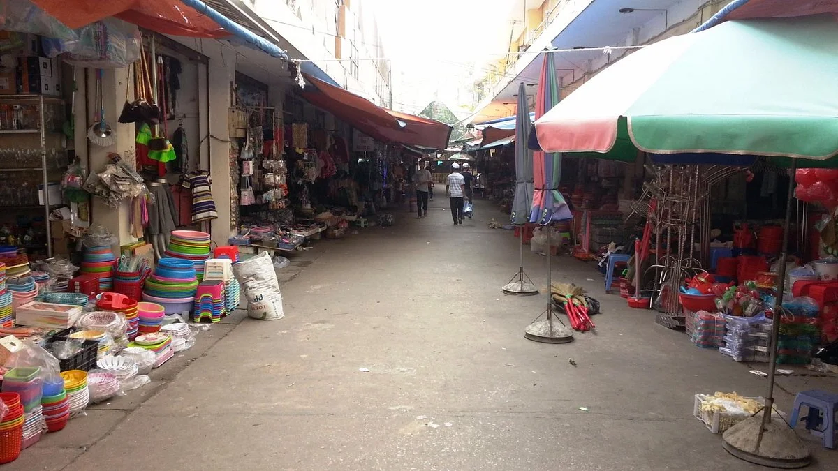 Bai Chay Commercial Center