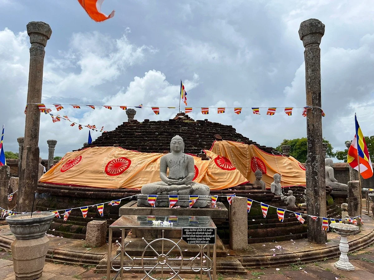 Girihandu Seya Temple