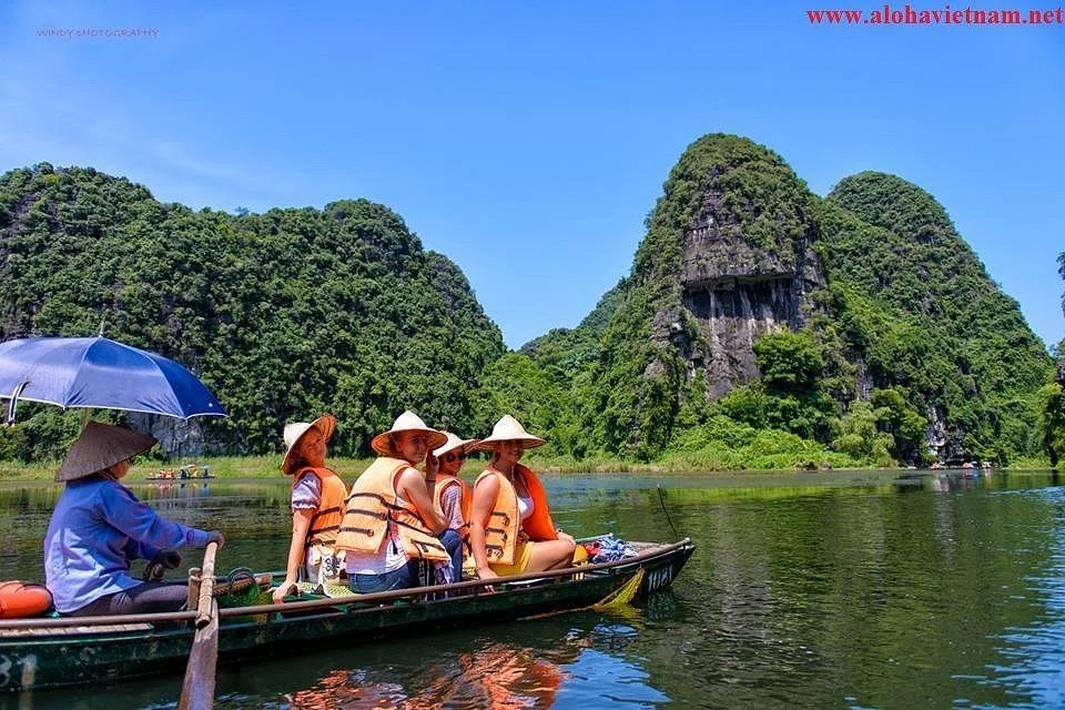 Aloha Vietnam Travel & Guide