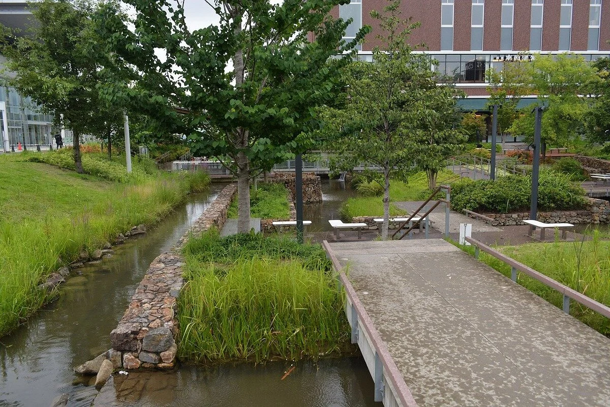 Kokeiyosui Square