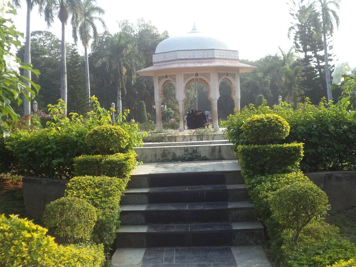 Public Gardens (Bagh-e-aam)