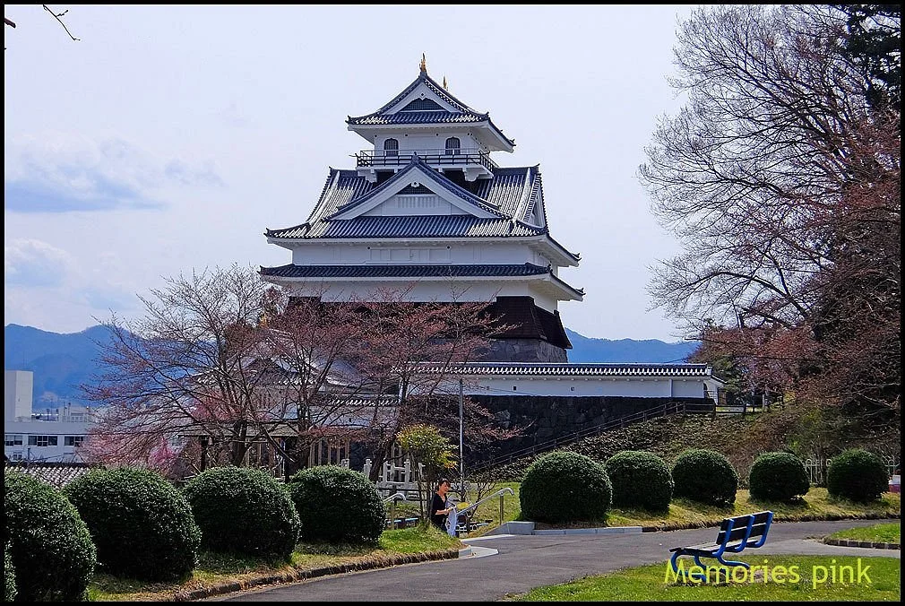 Kaminoyama Castle