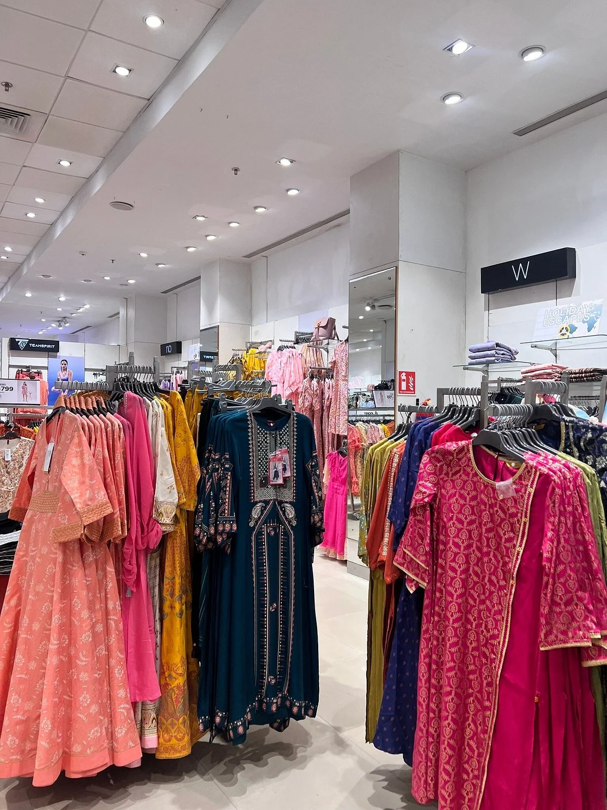 Pantaloons Mall