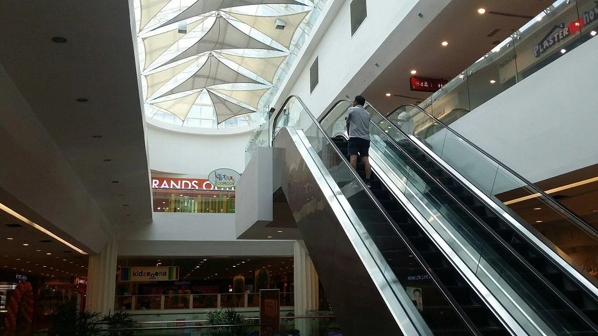 Empire Shopping Gallery