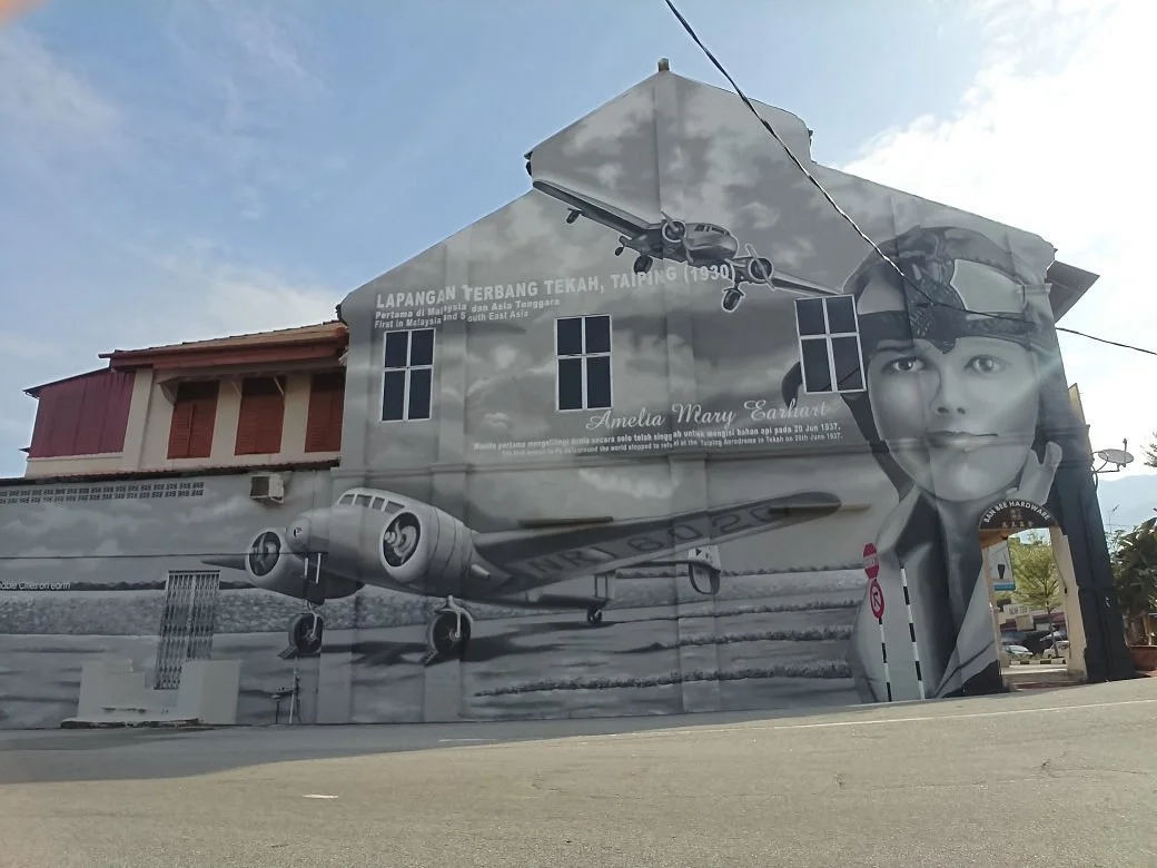 Mural of Aviator Amelia Earhart