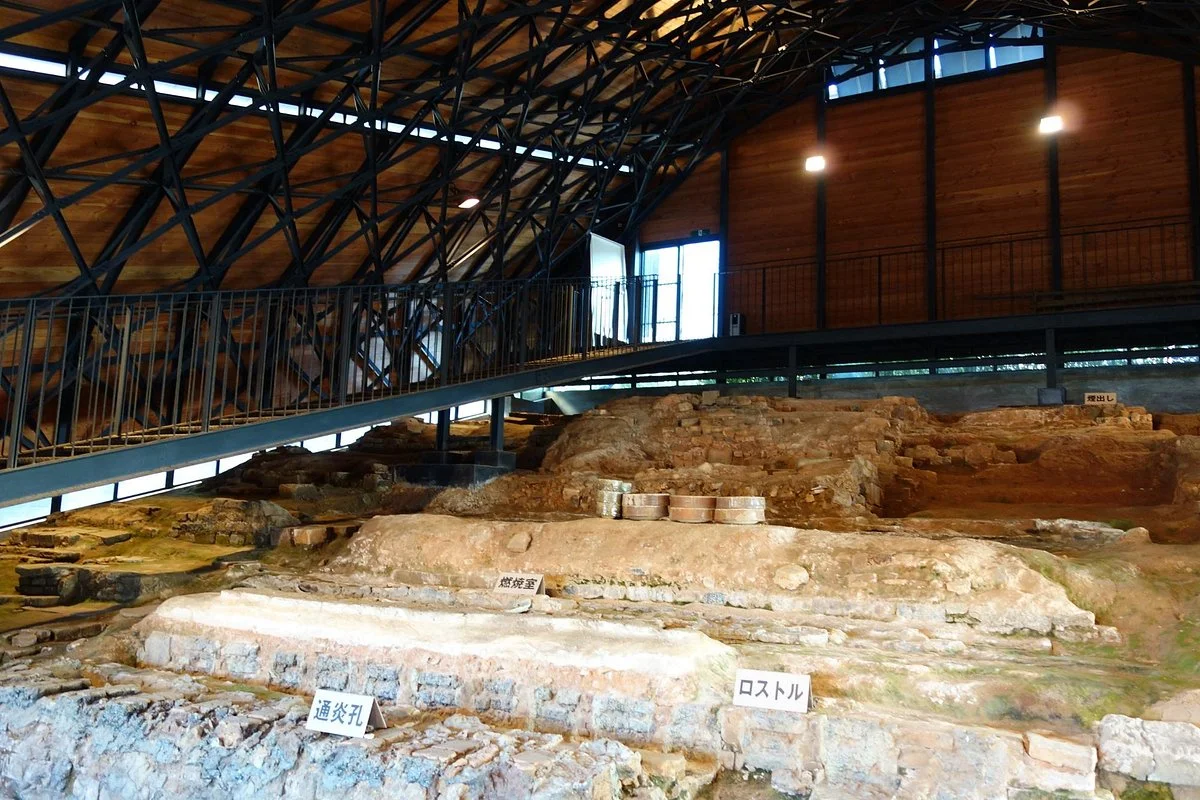 Kutaniyaki Kiln Exhibition Pavilion