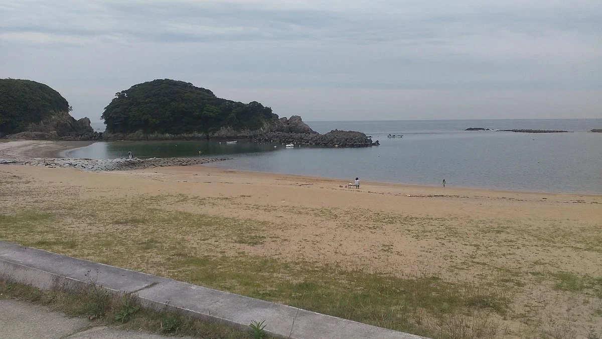 Azuri Beach