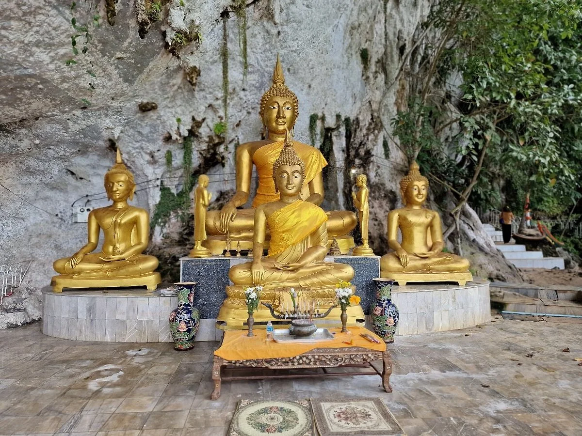 Praya-Nakarach Cave Temple