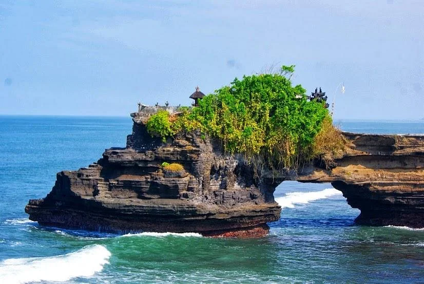 Batu Bolong Temple