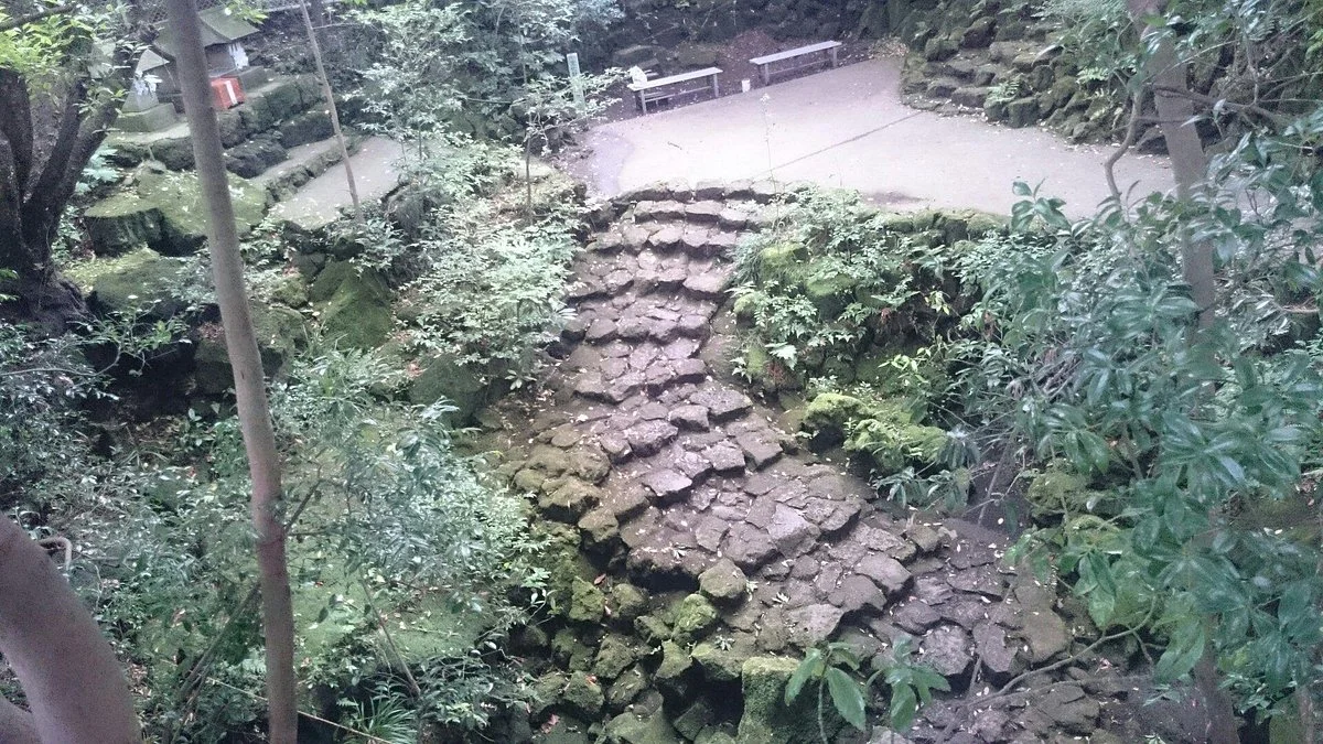 Komakado Kazaana Cave