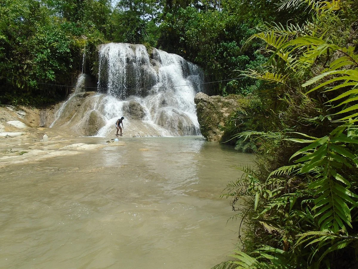 Lusno Falls