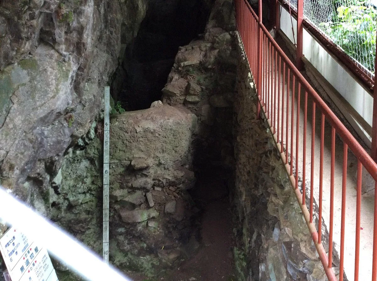 Kamikuroiwa Iwakage Iseki