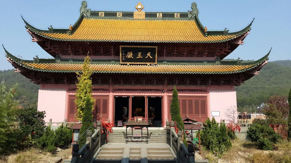 Yiwu Shuanglin Temple