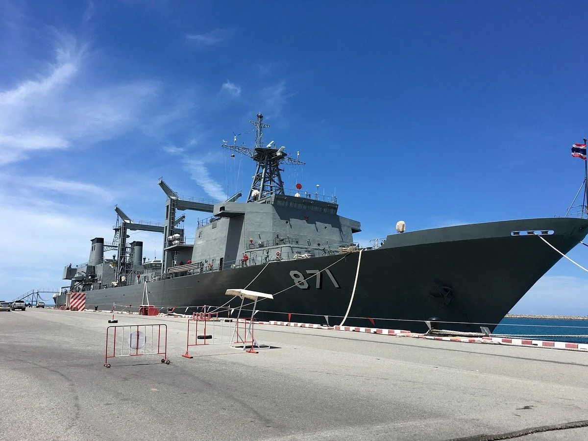 HTMS Chakri Naruebet