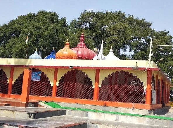 Triveni Ghat Sri Saneeshwara Navagraha Temple
