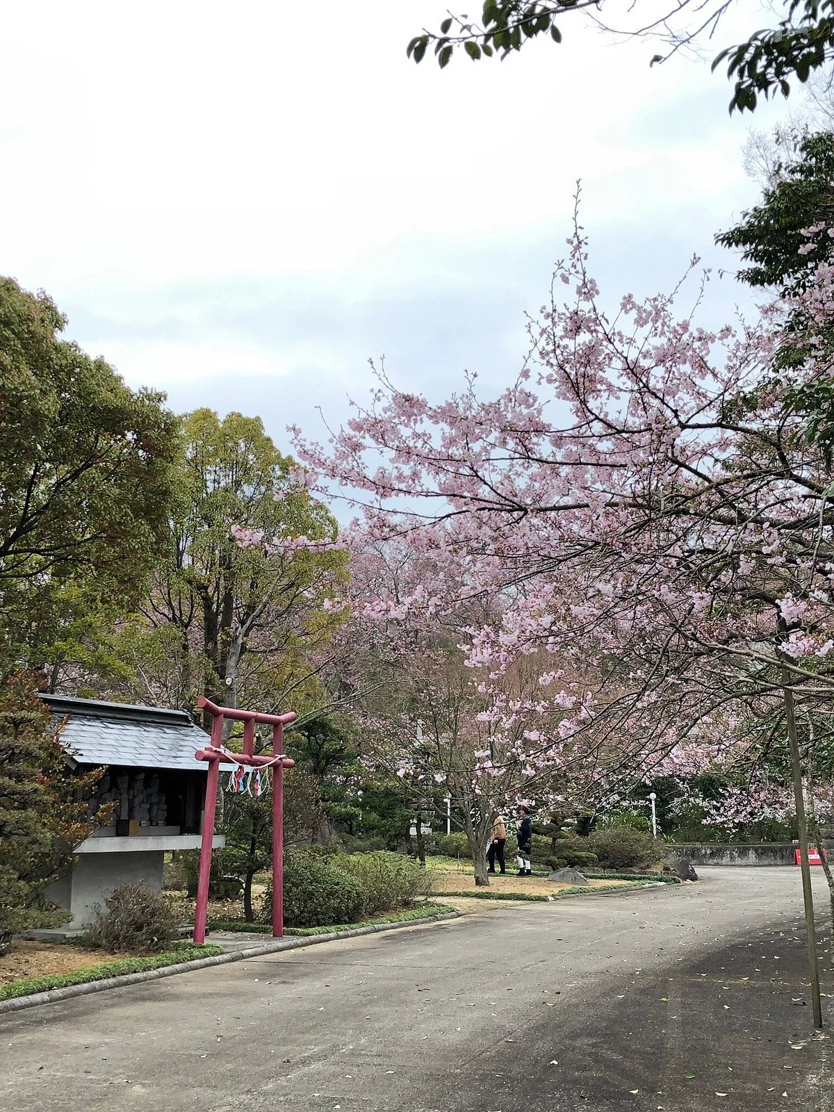 Yaoyorozuyonokami Palace