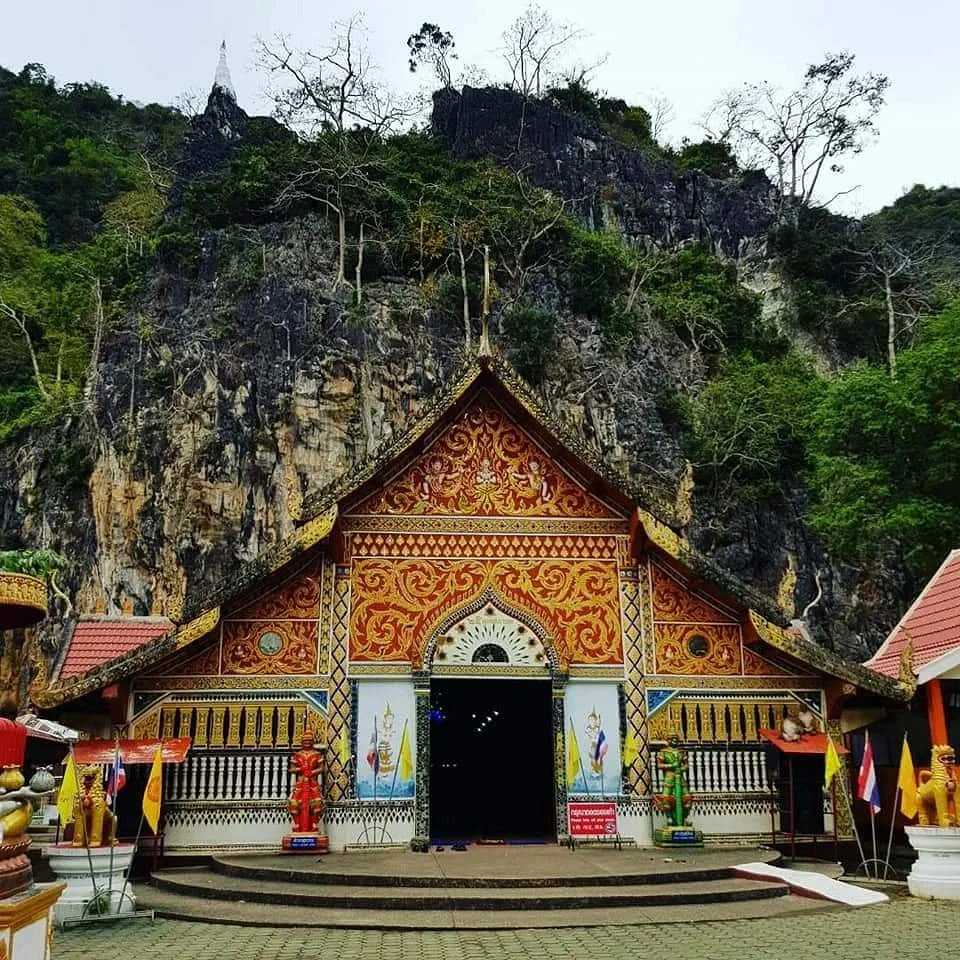 Wat Tham Phra