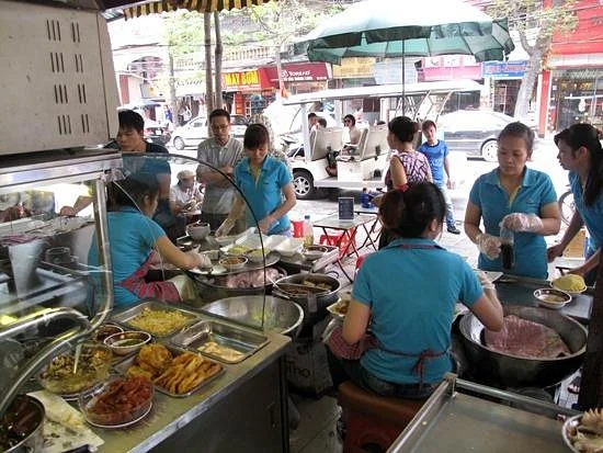 Crossing Vietnam Tour