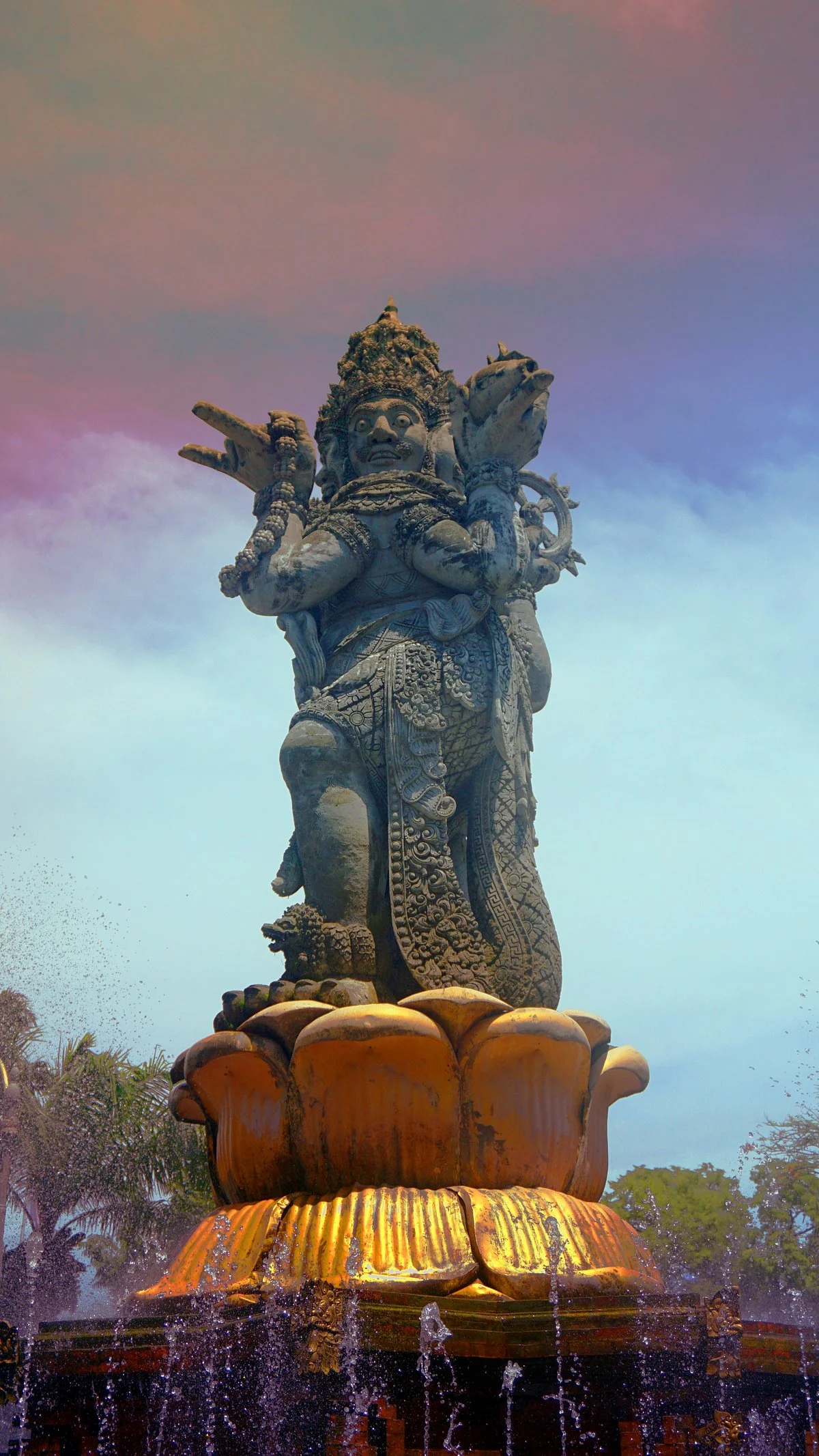 Catur Muka Statue
