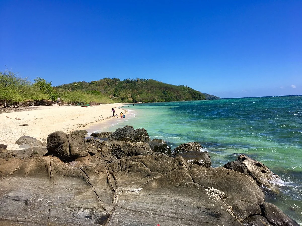 Buktot White Beach