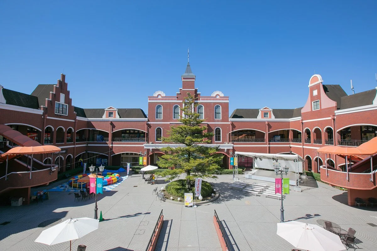 Nishikigaoka Hillside Mall
