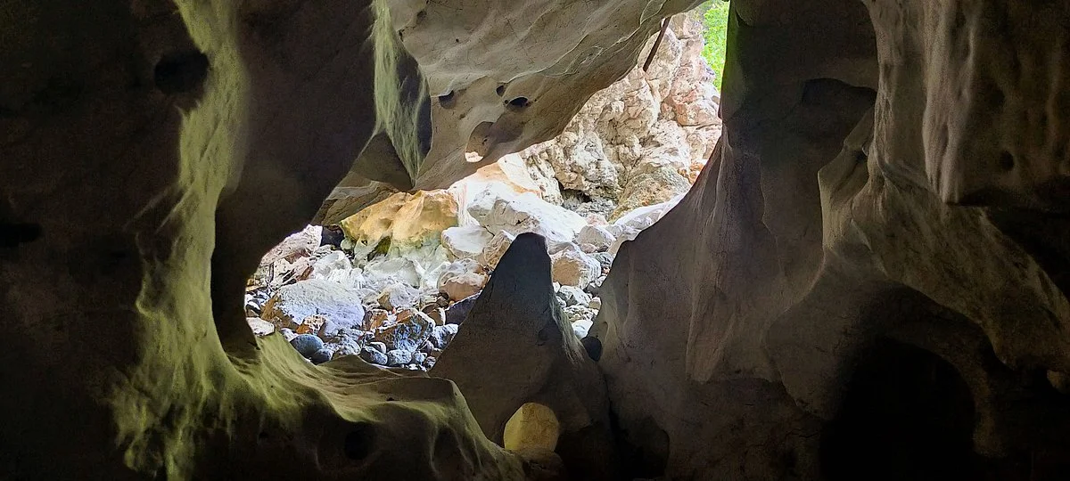 Libuton Cave