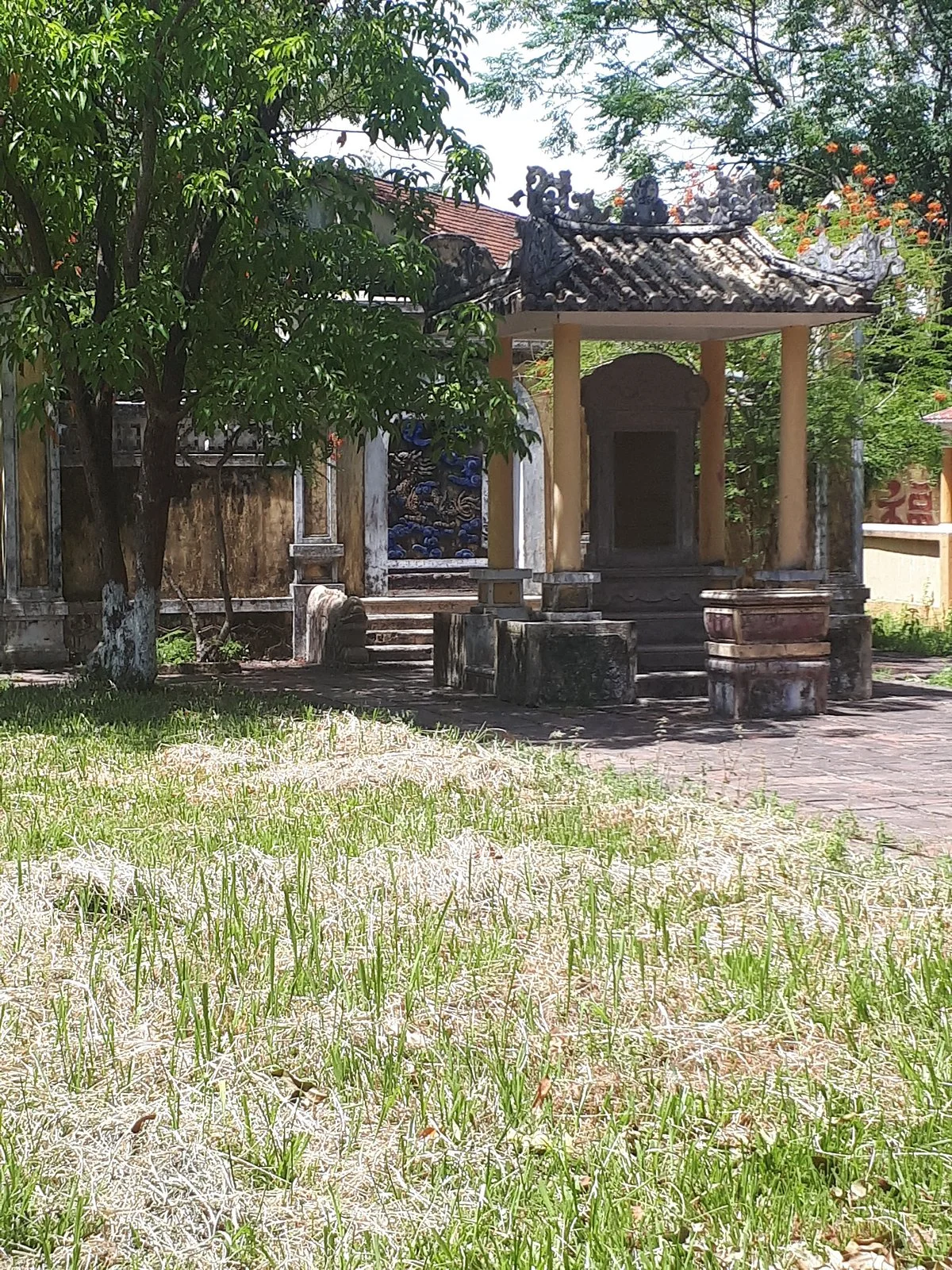 Duc Duc Tomb