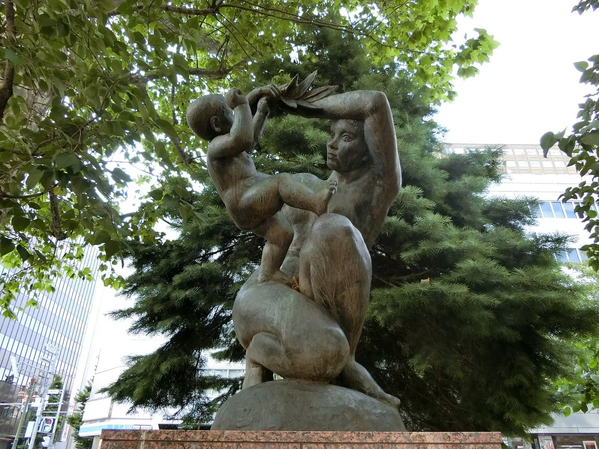 Statue of Pioneer Mother
