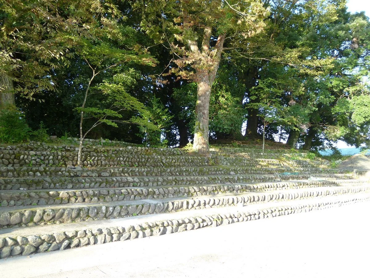 Nimaibashi Tomb