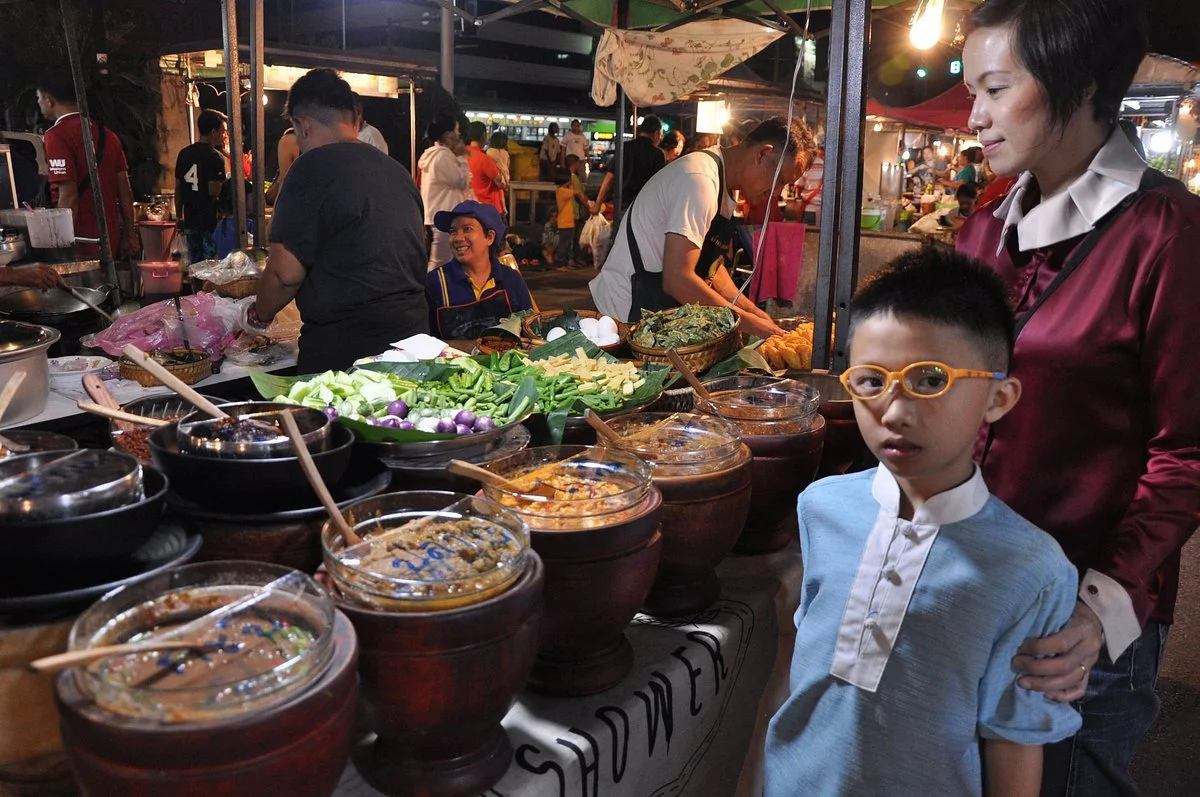 Pak Chong market