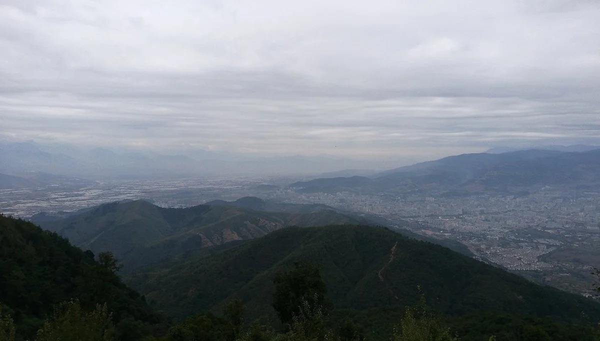 Qiong Hai Lu Mountain Scenic Area