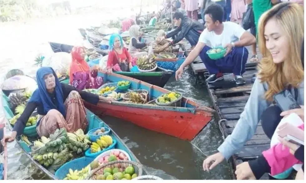 Banjarmasin Floating Market Festival