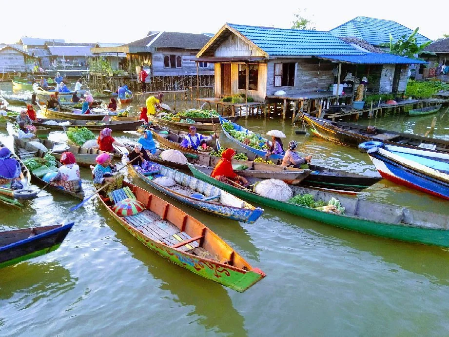 Lokbaintan Floating Market