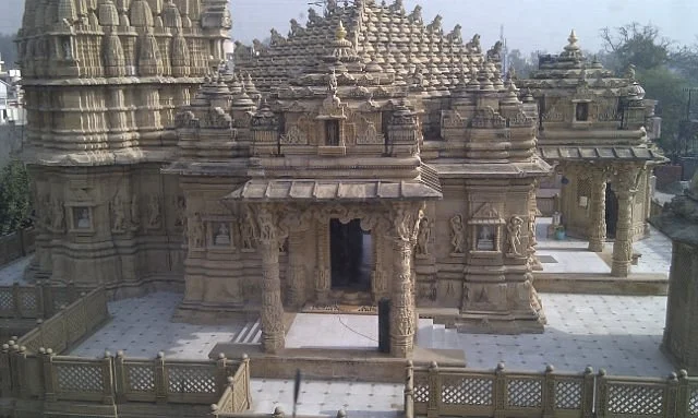 Chintamani Parasnath Bhoopatwala Jain Mandir