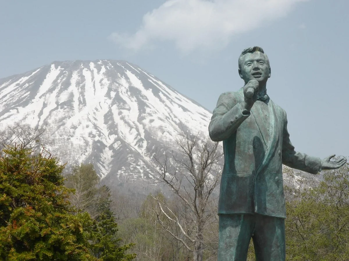 Hosokawa Takashi Memorial Statue