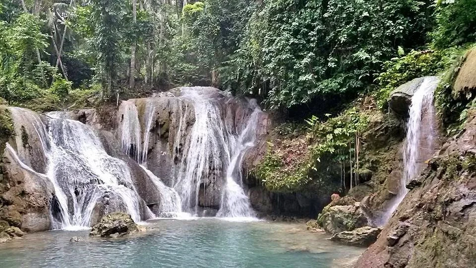 Kinahugan Falls