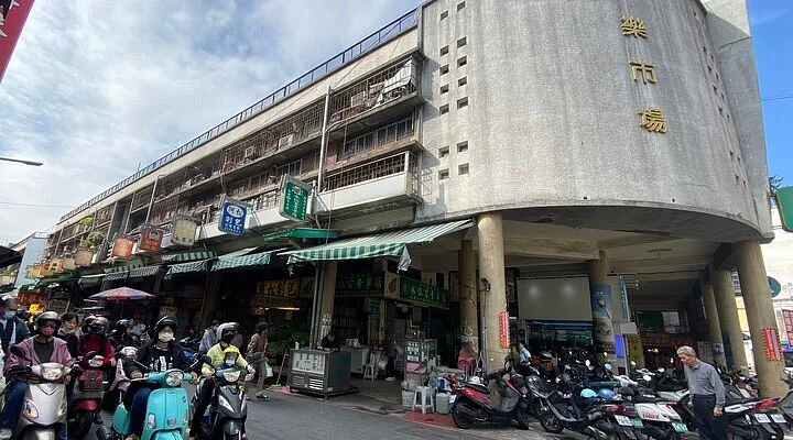 Yimin Street Night Market