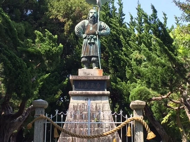 Jinmu Emperor Statue