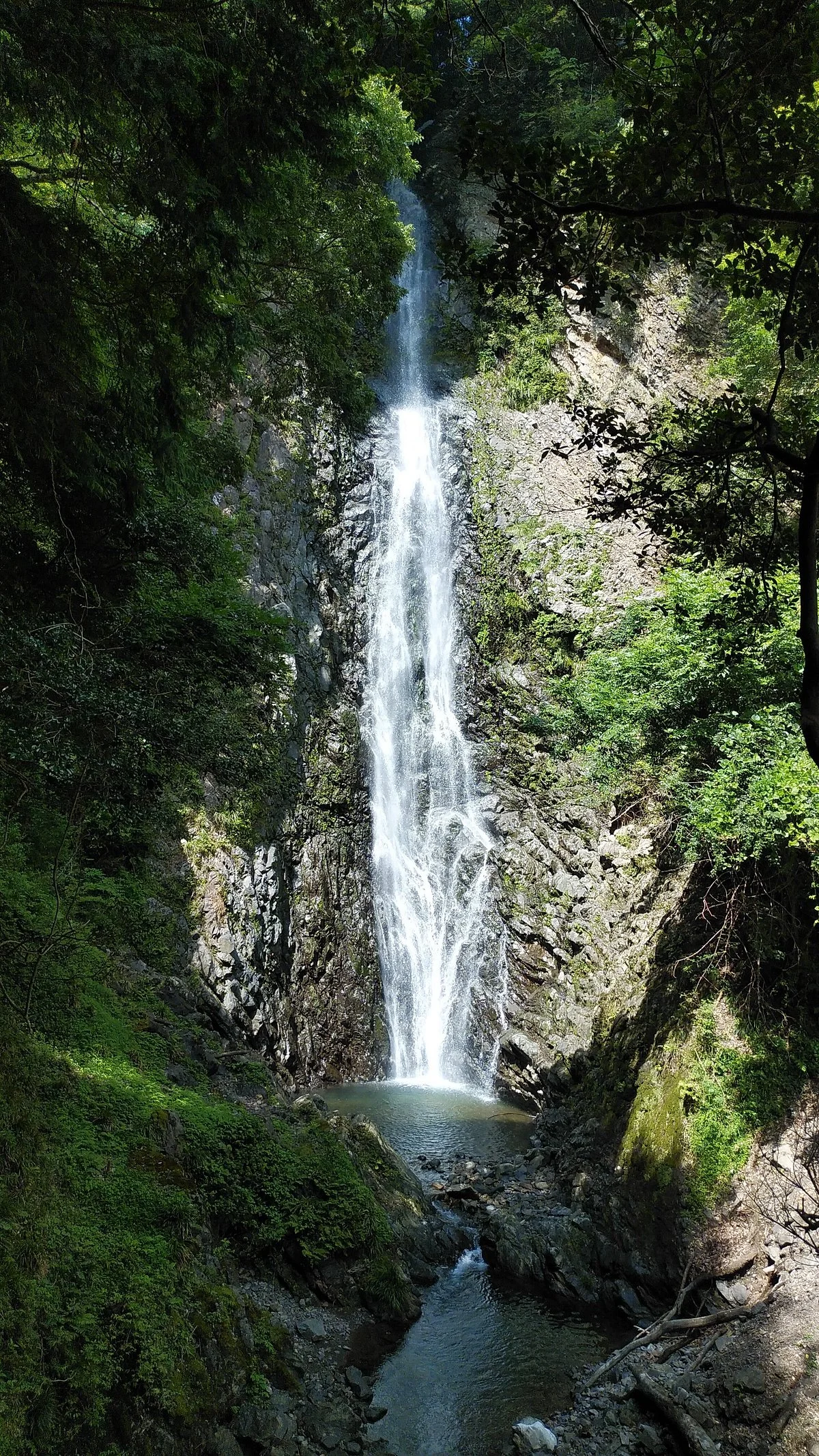 Utoge Falls