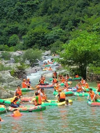 Baizhang Waterfall of Shengzhou