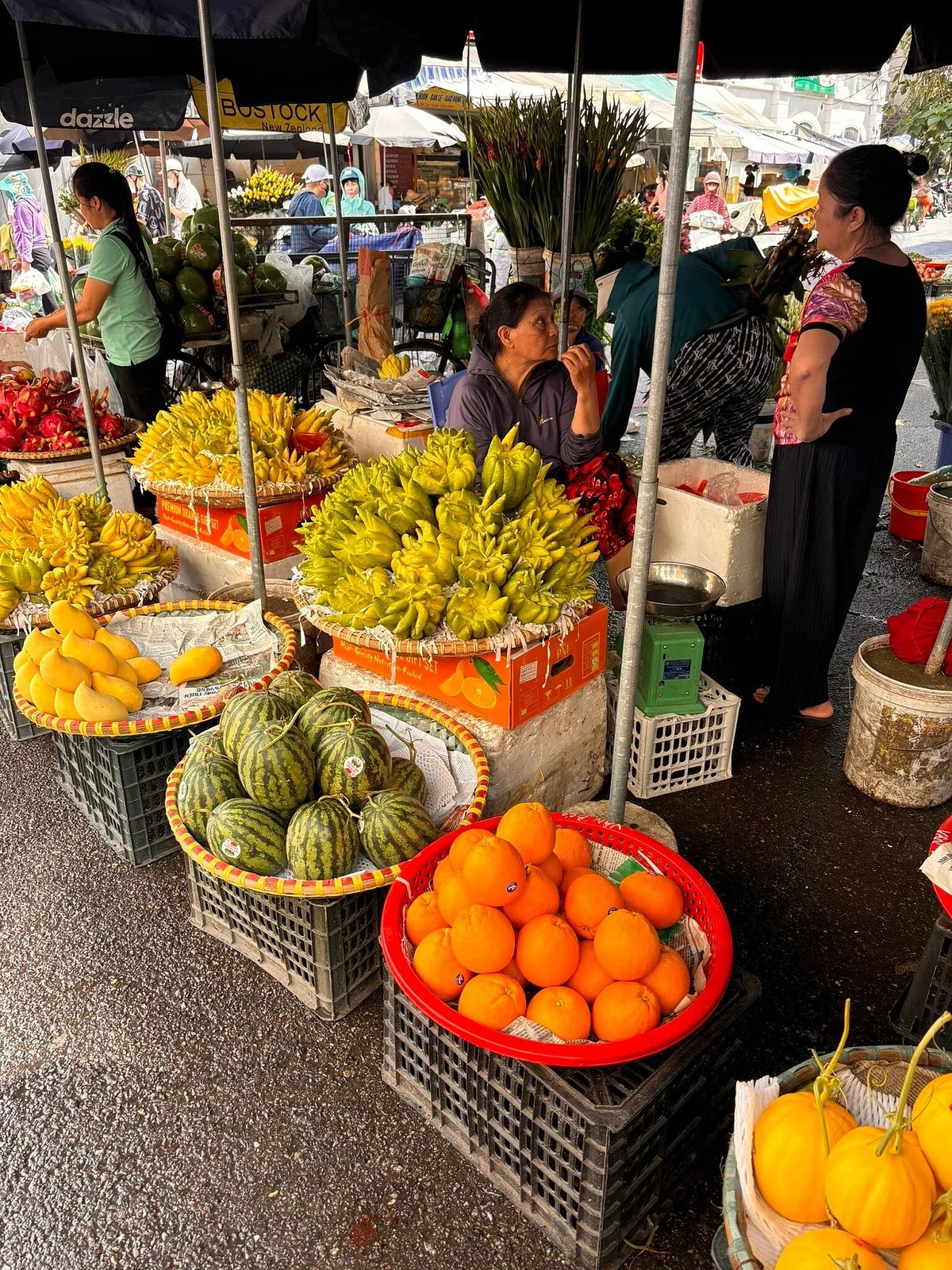 Long Bien Market