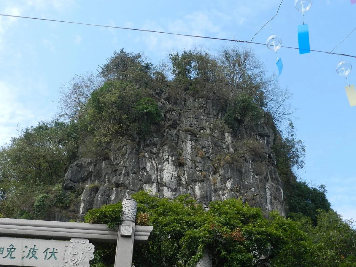 Fuboshan Carvings and statues