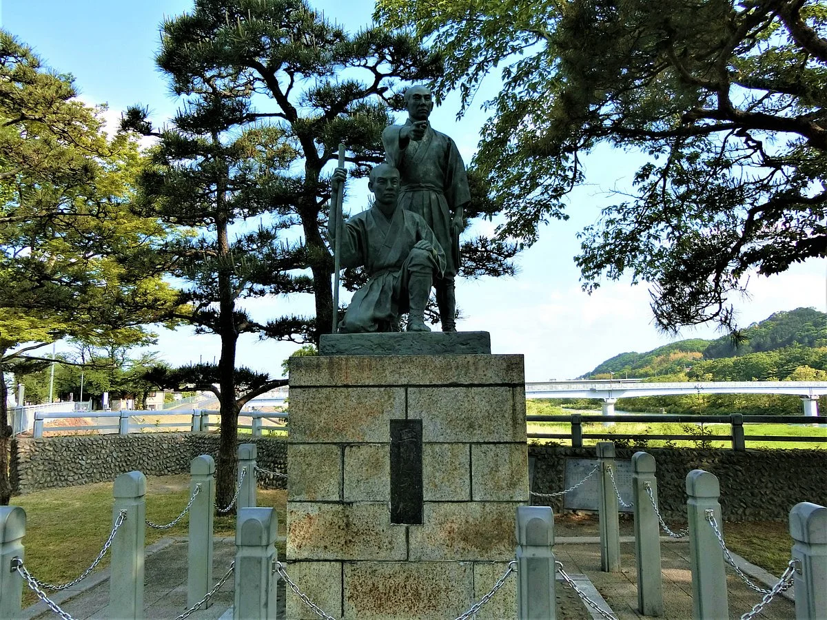 Statue of Tamagawa Brothers