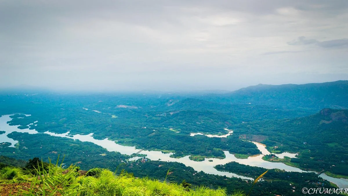 Elaveezhapoonchira