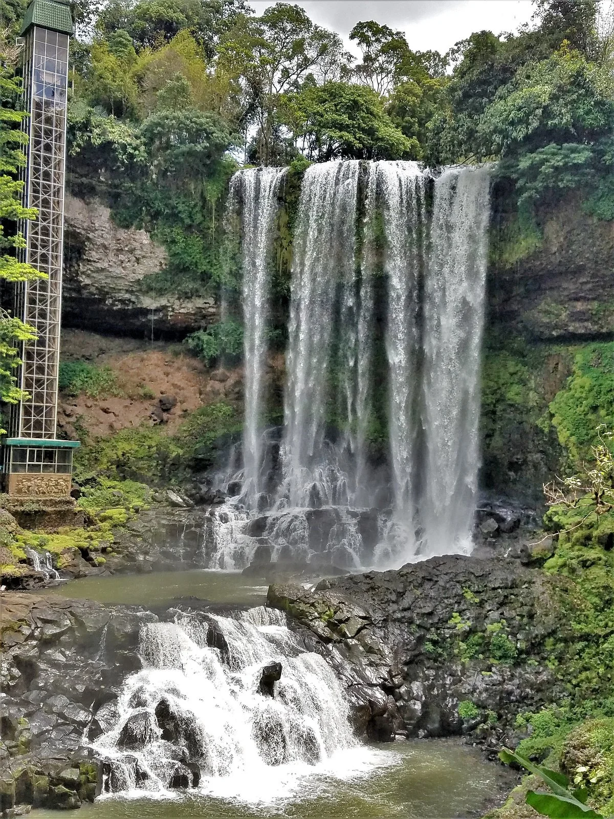 Dambri Waterfall